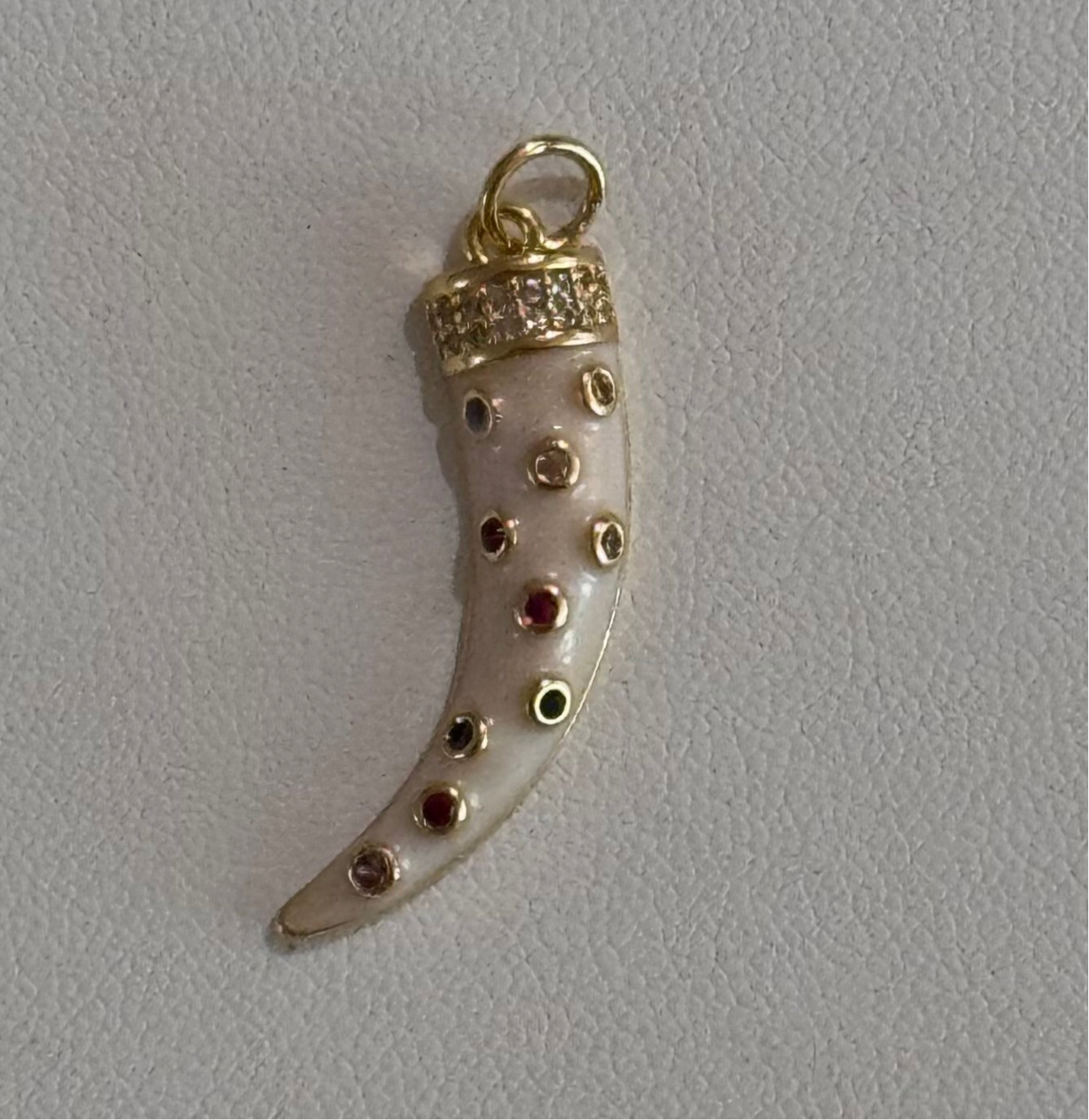 HORN PENDANT (white)