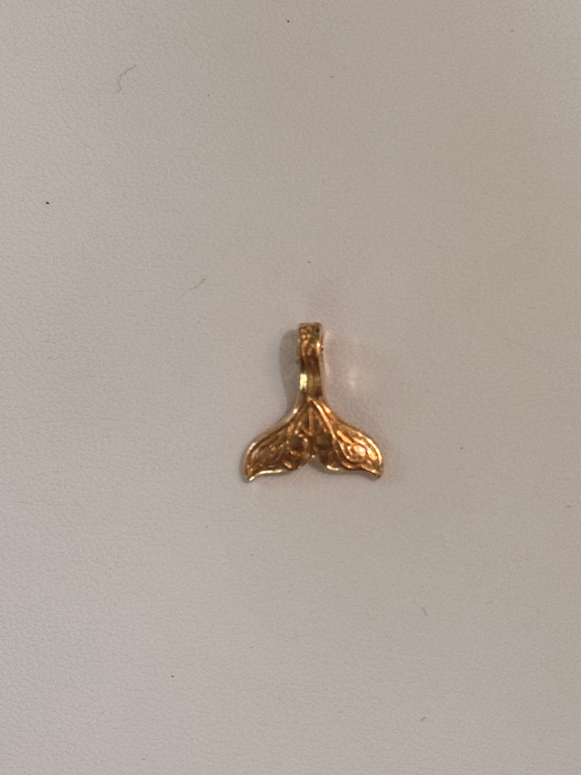 WHALE TAIL ( Textured)