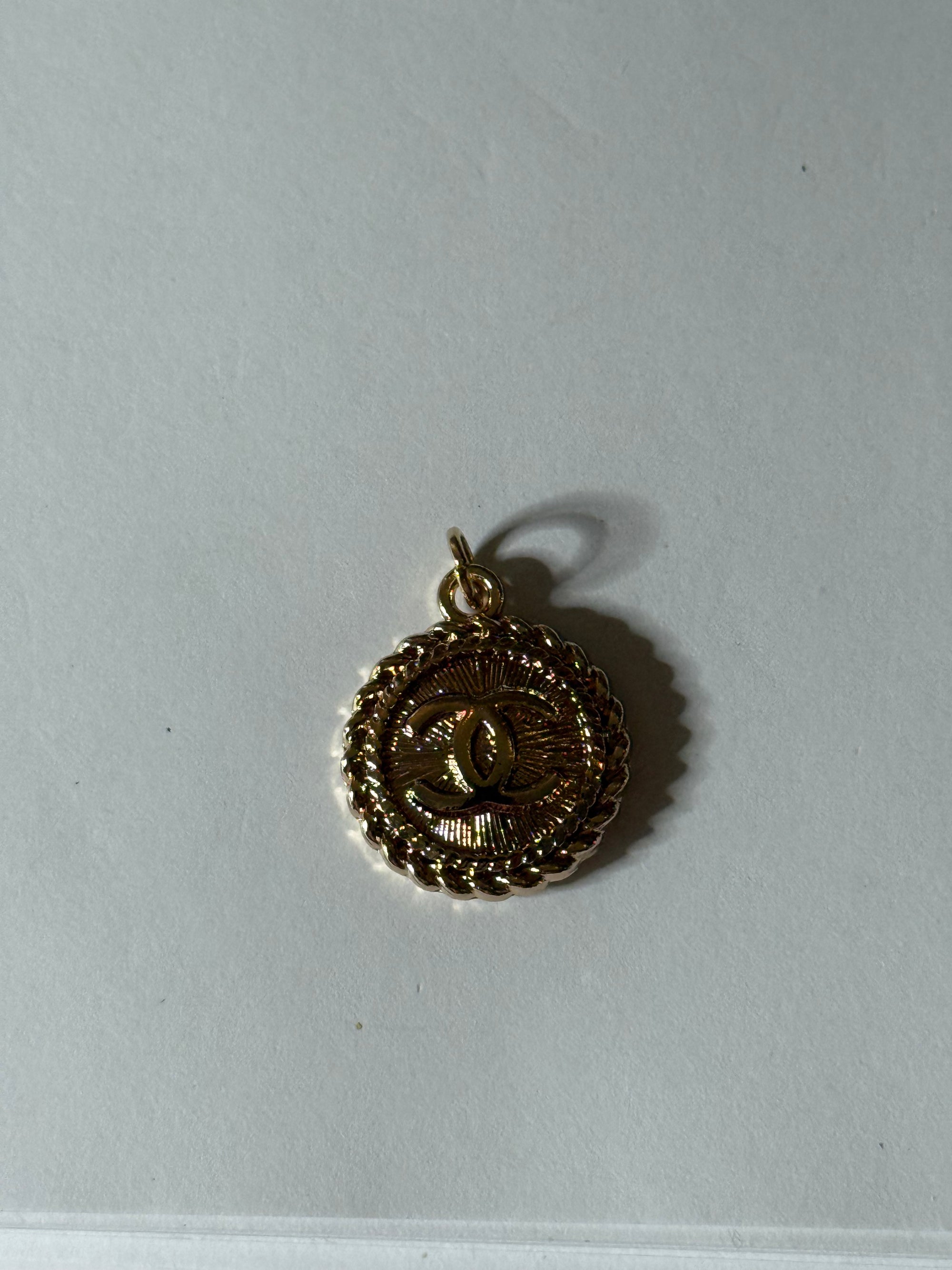 CHANNEL CHARM