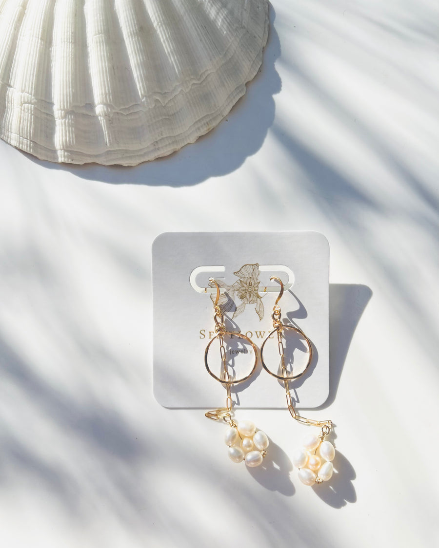 Pearl Flower Paperclip Chain Hoop